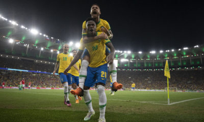 Jogadores do Brasil comemoram mais um gol nas Eliminatórias -