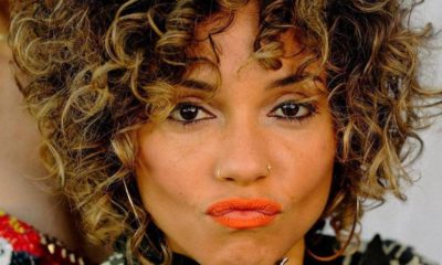 Sophia Urista vocalista da banda Brass Against