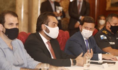 Imagem de uma reunião no Palácio Laranjeiras