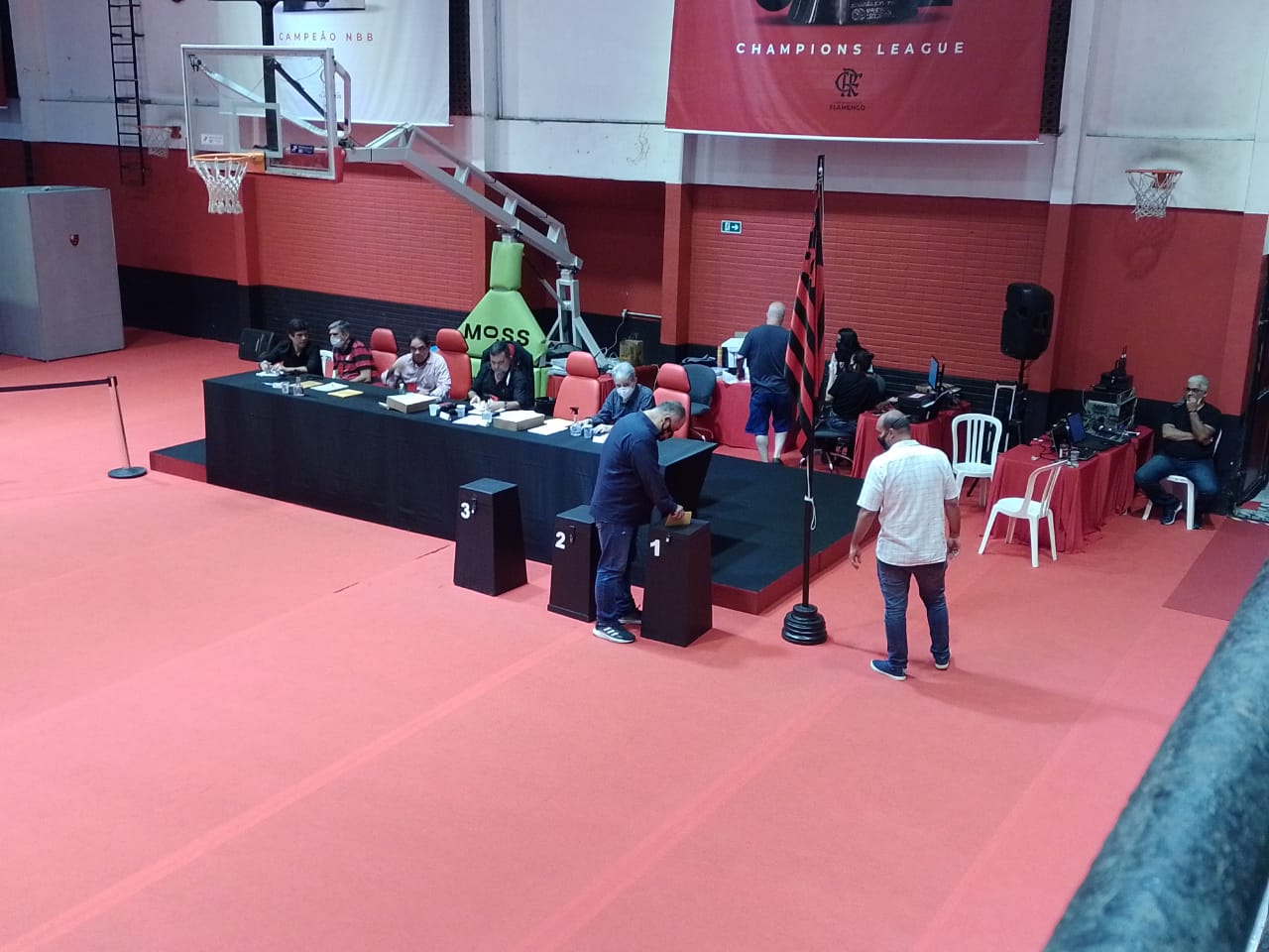 Marcos Braz vota na Gávea