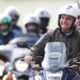 Presidente Bolsonaro andando de moto
