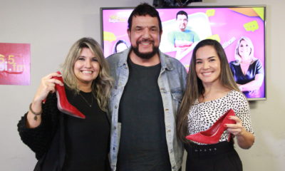 Michael Sullivan, Márcia Pinho e Isabele Benito no De Frente Com Elas (Foto: Talita Giudice/ Divulgação: Super Rádio Tupi)