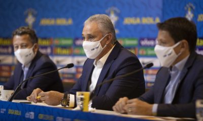 Tite durante entrevista coletiva na CBF após convocação da Seleção Brasileira