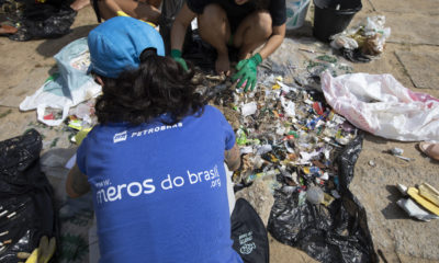 Clean Up Bay: Projetos da REDAGUA realizam evento para limpeza das praias da Baía de Guanabara