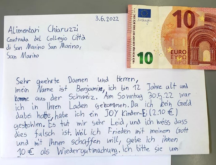 Criança escreve carta e pede desculpas por roubar Kinder Ovo