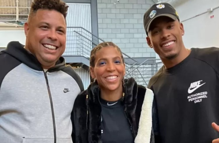 Ronaldo Fenômeno ao lado de Rafaela Silva e Paulo André