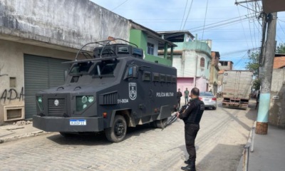 GPS indicou uma rua, na comunidade Nova Holanda, e quando os integrantes da equipe de segurança entraram, foram alvejados pelos criminosos