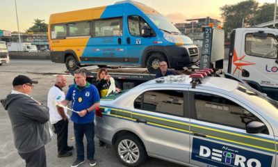 Detro-RJ realiza ação na Av. Brasil para fiscalizar vans