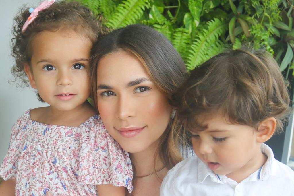 Laís Brito faz sucesso na internet