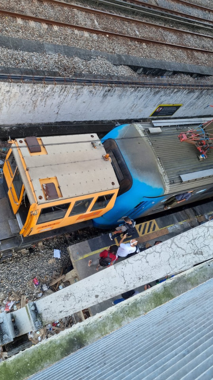 Acidente com dois trens