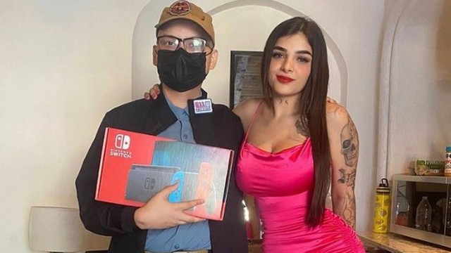 Karely Ruiz paga tratamento de câncer de seguidor