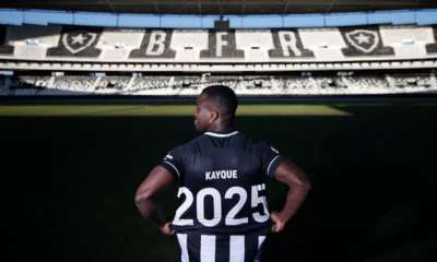 Kayque renova com o Botafogo até 2025