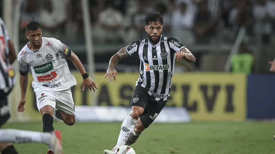 Otávio em ação pelo Atlético-MG