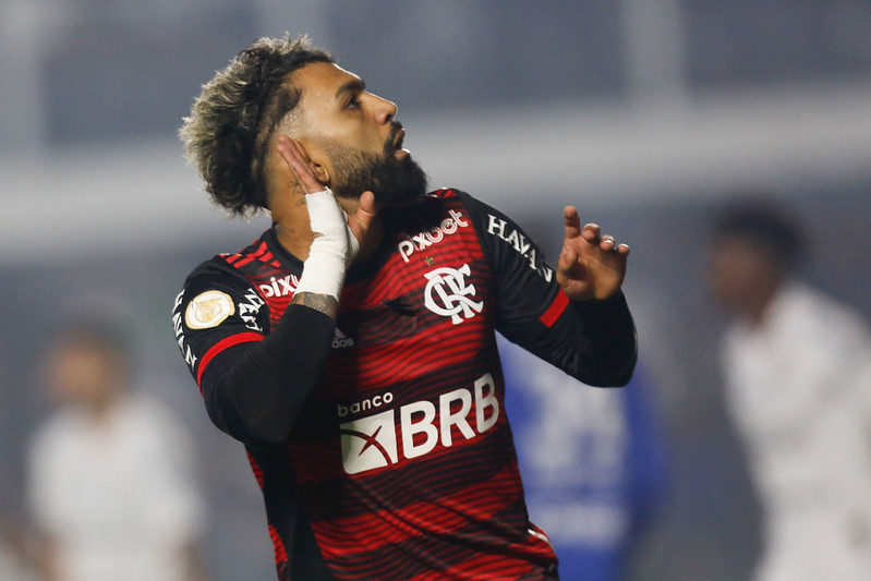 Flamengo bate o Santos em jogo com três gols em 12 minutos