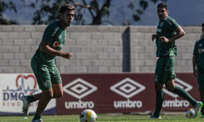 Meio-campo Nonato e zagueiro Nino no treino do Fluminense