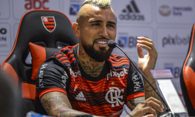 Arturo Vidal é apresentado no Flamengo em entrevista coletiva