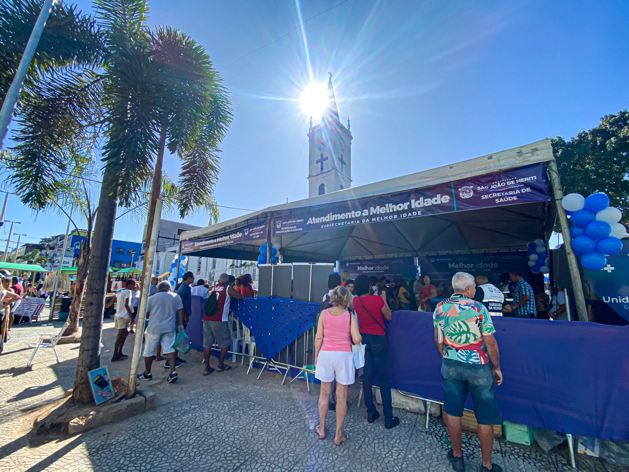 Tenda da Melhor Idade na Praça da Matriz