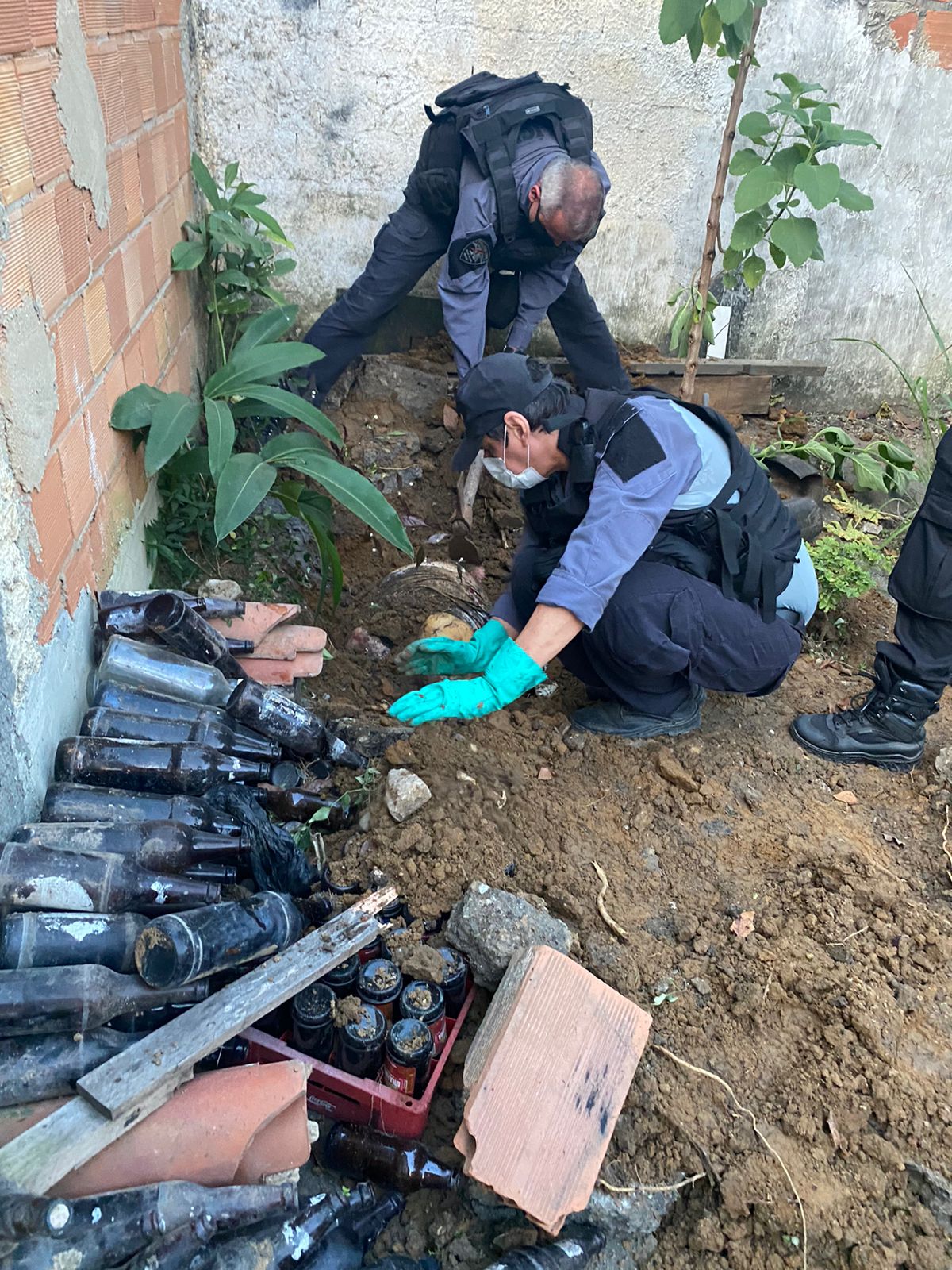 Homem é preso após esquartejar esposa e enterrar corpo no quintal de casa na Zona Norte do Rio
