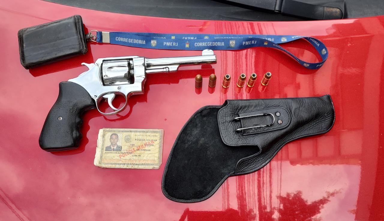 materias apreendidos com ex-pm