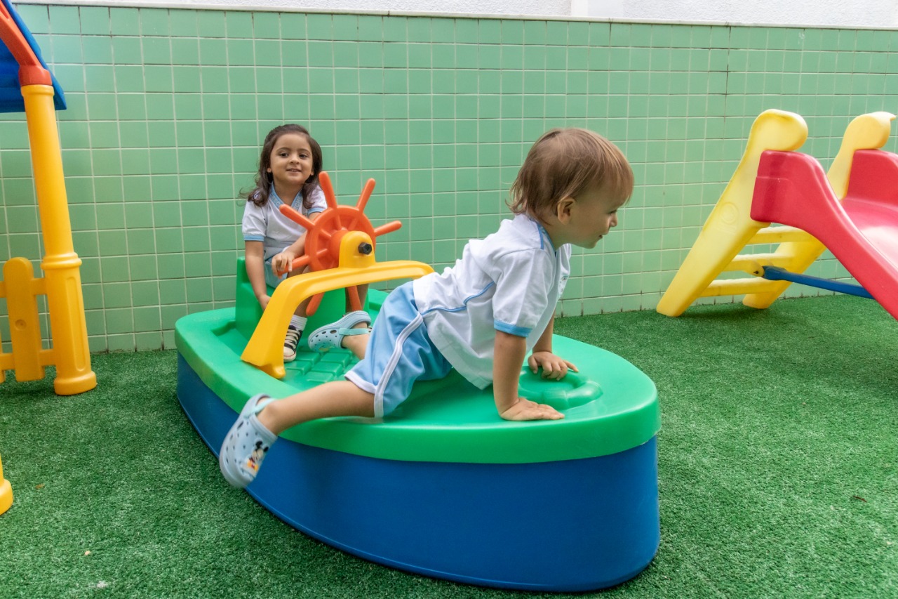 PRESO EM UMA CRECHE INFANTIL NO MEIO DA MADRUGADA! - Garten of Banban 