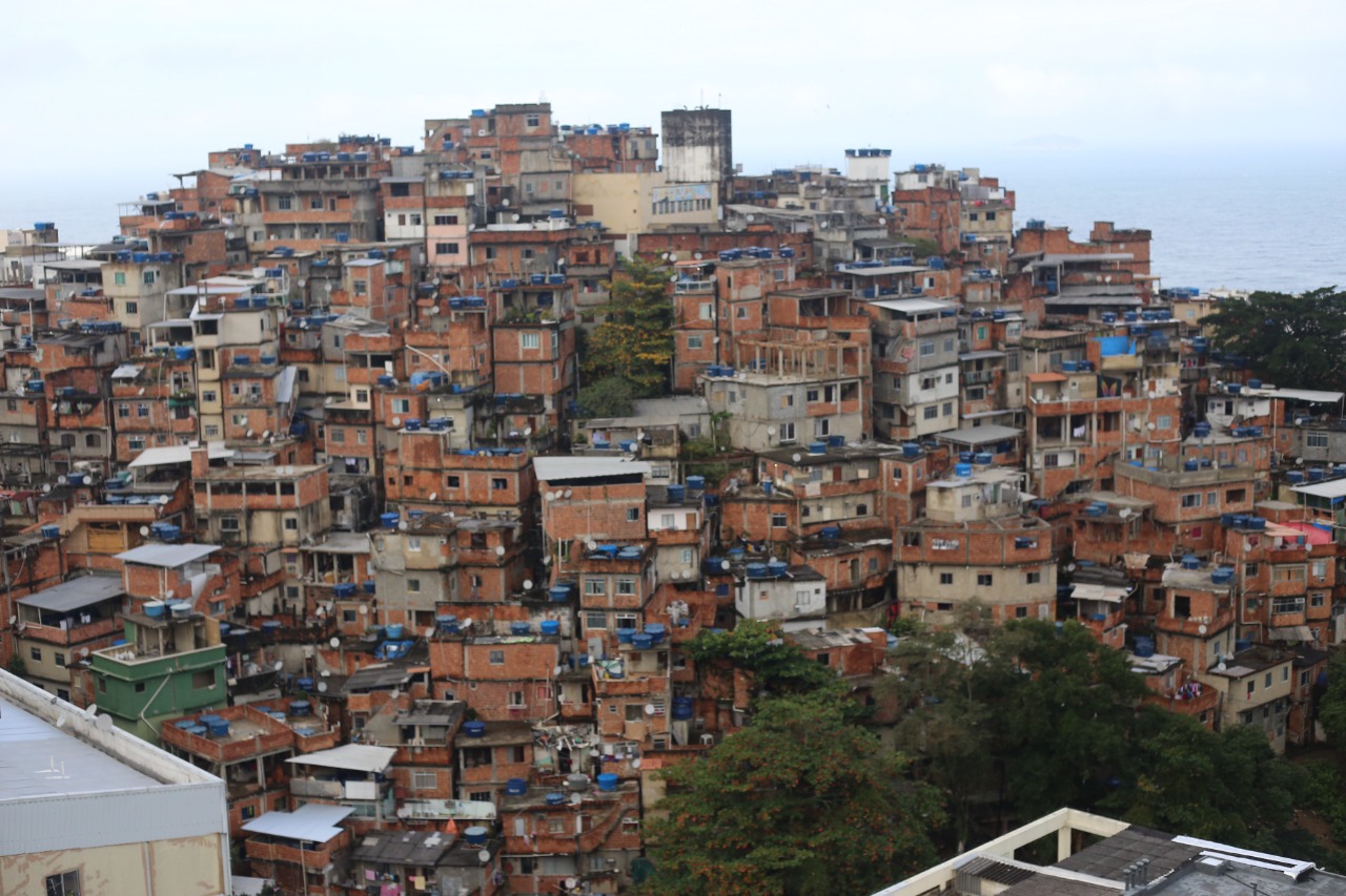 Projeto "Na Régua" chega no complexo de comunidades
