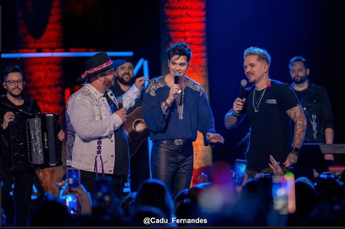 Felipe e Rodrigo gravam 1º DVD com participações de Luan Santana e Fernando e Sorocaba