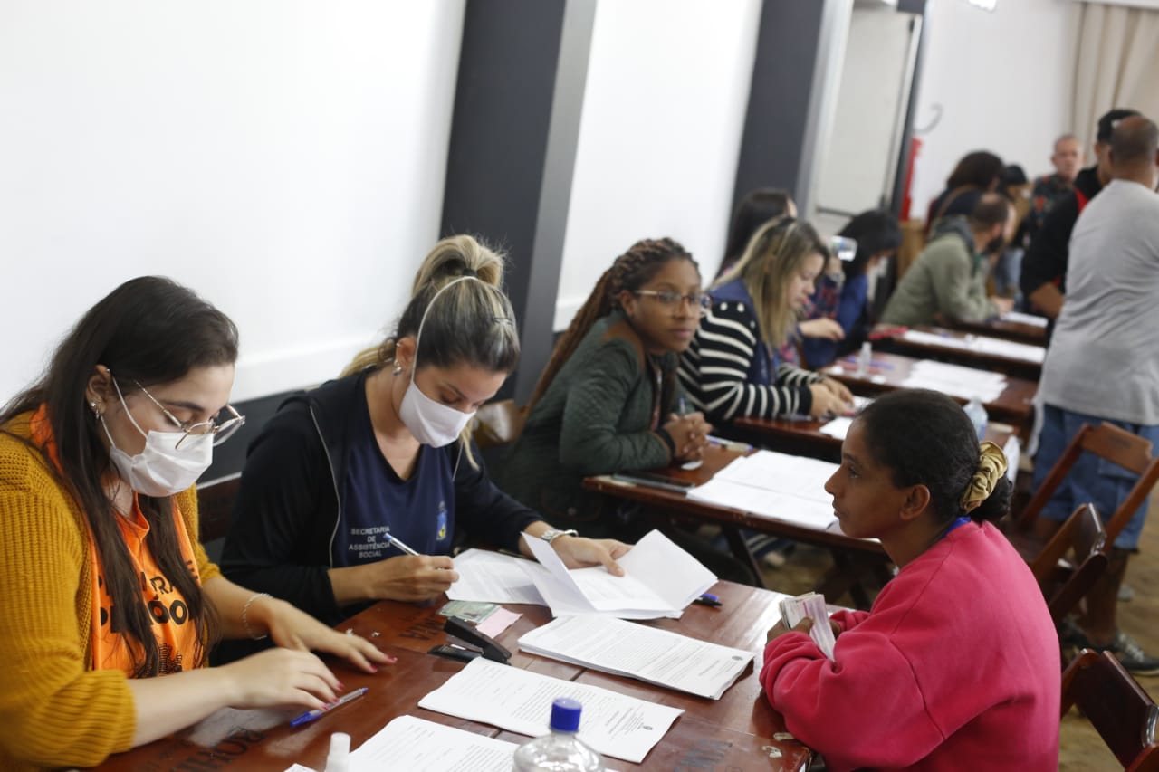 Benefício social para famílias atingidas pela chuva chega a Petrópolis