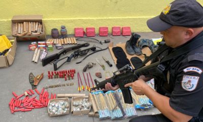 Policiais apreendem arsenal de guerra em Campo Grande