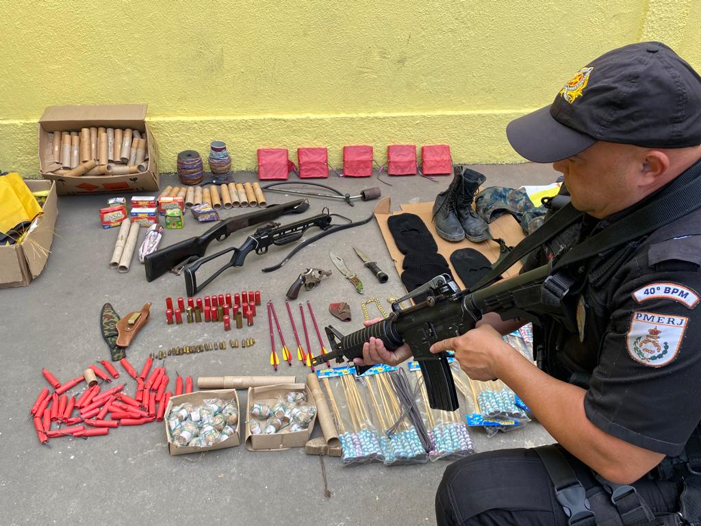 Policiais apreendem arsenal de guerra em Campo Grande