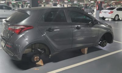 carro que teve as rodas roubadas em estacionamento no Shopping Metropolitano