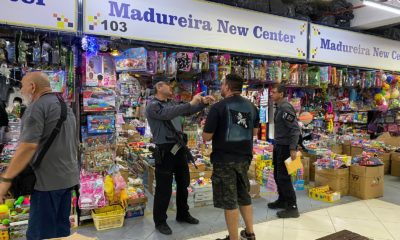 Polícia Civil faz operação de combate ao contrabando brinquedos em Madureira