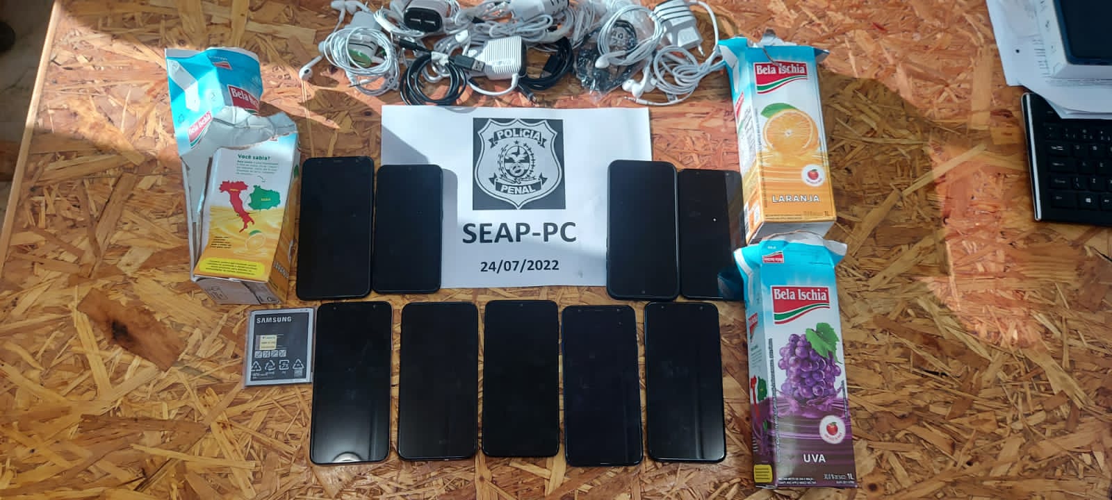 celulares apreendidos em caixas de suco seap