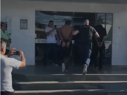 Criminosos foram encaminhados para a delegacia