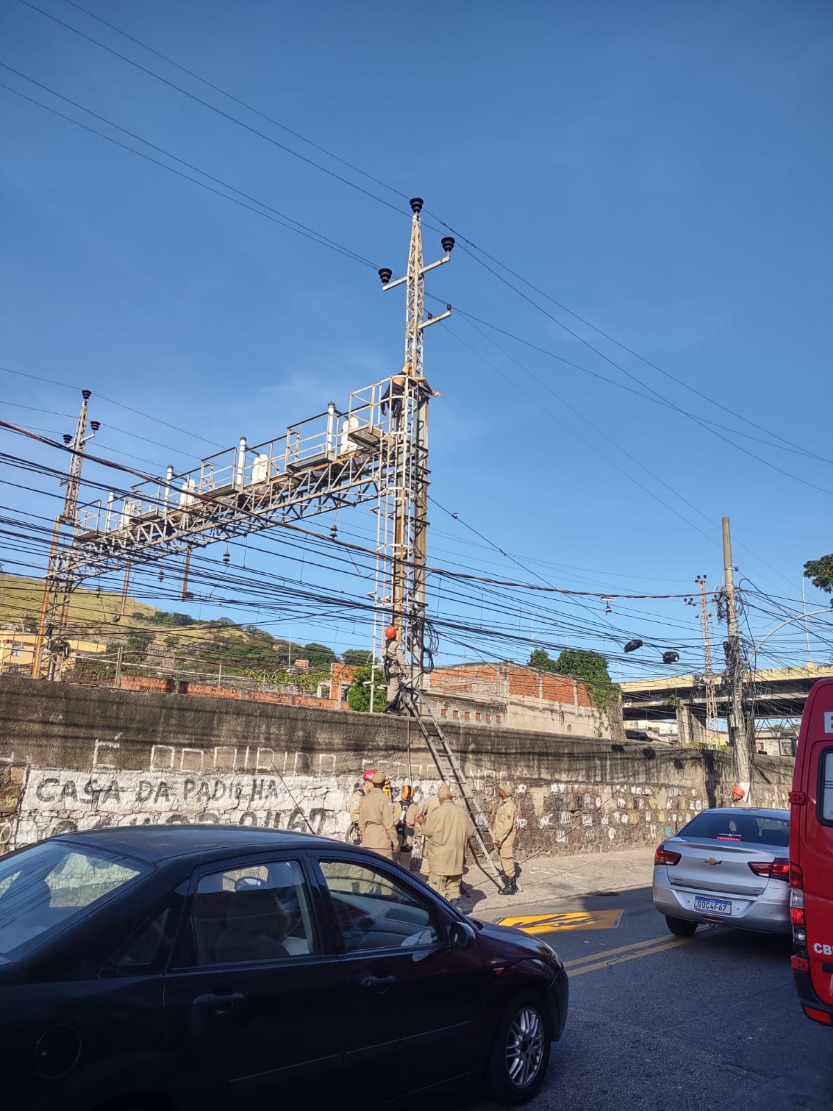 Corpo encontrado na rede aérea supervia