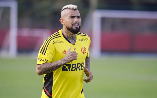 Por una buena campaña en la Libertadores, Vidal le envía un mensaje a su ex club: “Ven a buscarme”;  El jugador canjea minutos después