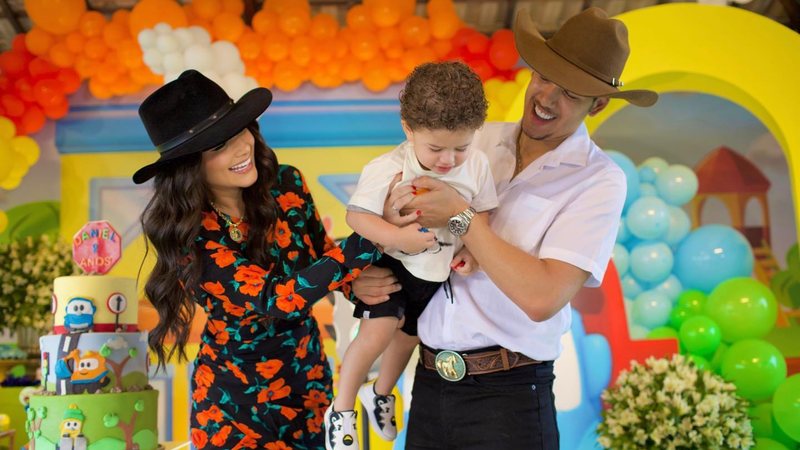Zé Vaqueiro comemora aniversário de dois anos do filho
