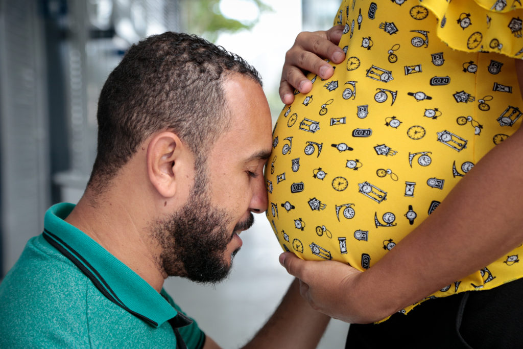 Fotógrafo vive expectativa para nascimento do filho no Dia dos Pais