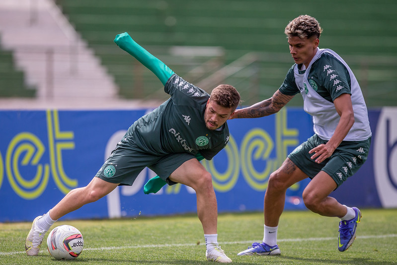 Guarani treina de olho em confronto com o Vasco pela Série B