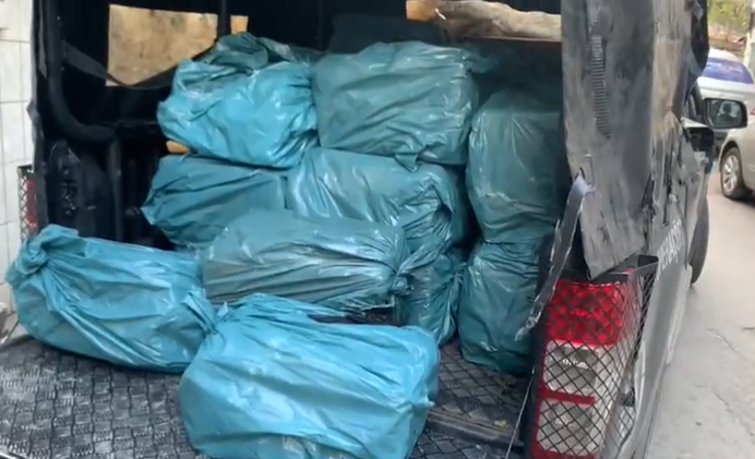 Uma tonelada de drogas é apreendida durante operação na Maré