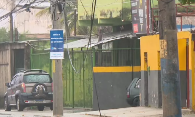 Ciclista fica presa pelo pescoço em cabos soltos em Campo Grande