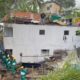 Construção irregular é destruída em Laranjeiras