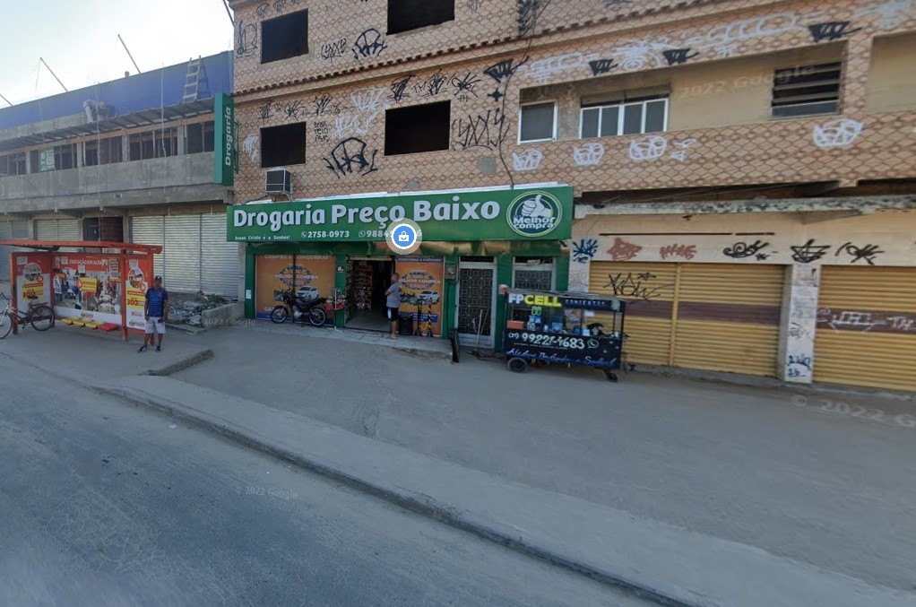 Farmácia em Belford Roxo é assaltada e vítimas são trancadas em sala pelos criminosos