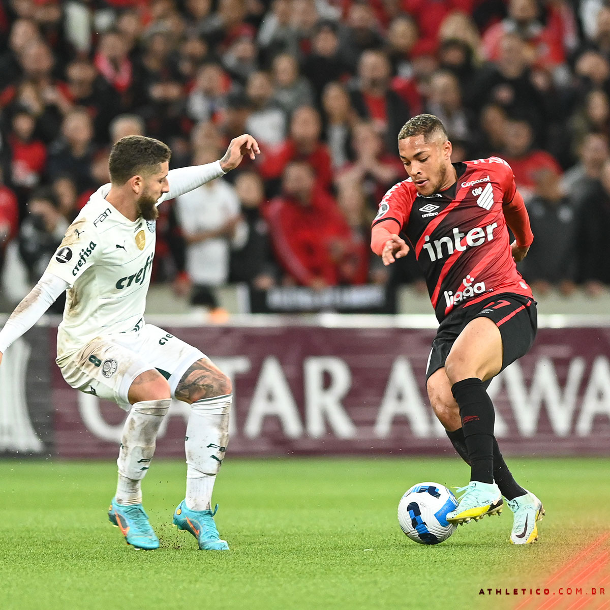 Athletico-PR vence o Palmeiras no jogo de ida da semifinal da Libertadores