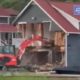 Funcionário destrói mansão que ajudou a construir após ser demitido