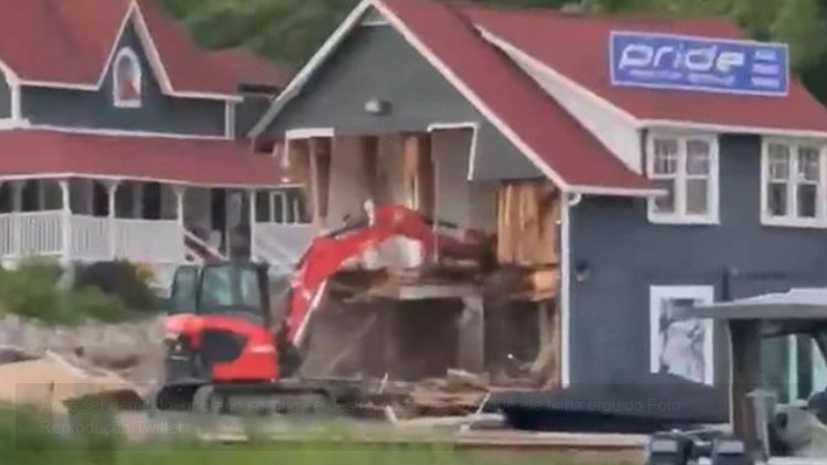 Funcionário destrói mansão que ajudou a construir após ser demitido