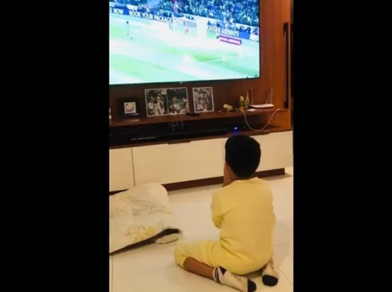 Filho de Dudu chora após classificação do Palmeiras na Libertadores