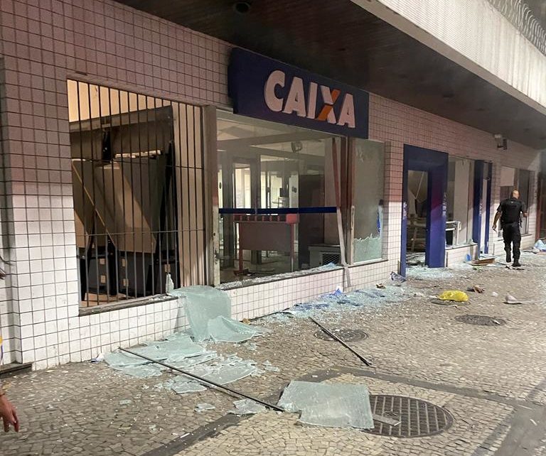 Agência da Caixa Econômica Federal em Vila Isabel é atacada por criminosos