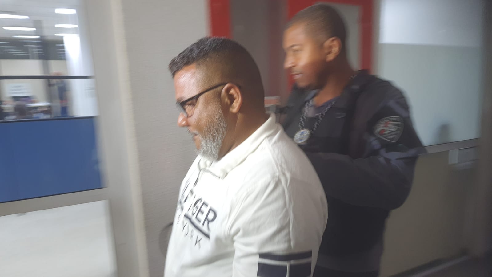 Edson e o filho, o Willian Coelho, são alvos da operação 'Resina', que investiga o roubo de caminhões de carga no Rio