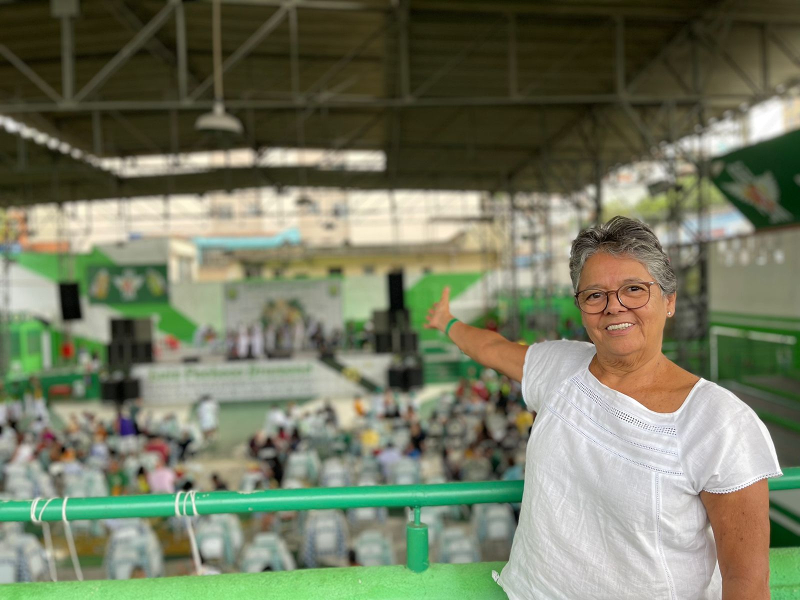 Vítima de preconceito na infância pelo laço familiar com Lampião - Virgulino Ferreira da Silva, visita quadra da Imperatriz