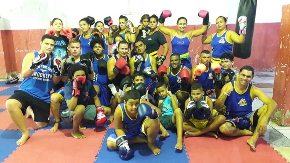 Das Sozialprojekt bietet Kickbox-Unterricht für die Einwohner von Complexo do Alemão